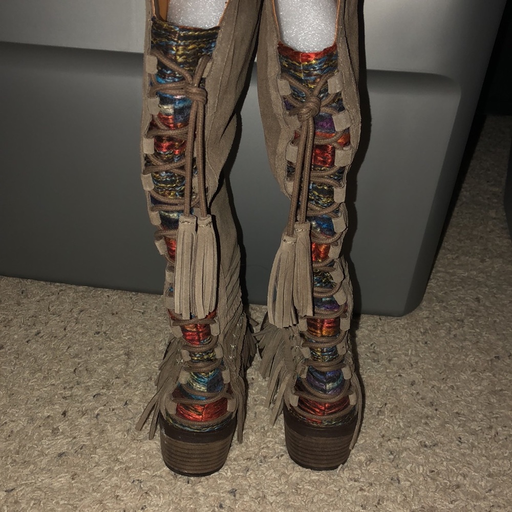 Naughty monkey boots size 6.5 - Picture 2 of 4